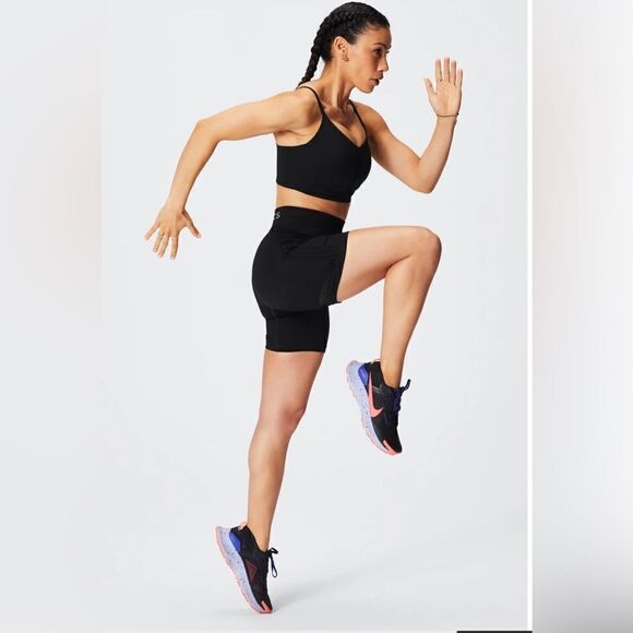 NWT! Fabletics Sync Seamless High-Waisted 6'' Short - Size Small - Black C34 - Picture 5 of 7